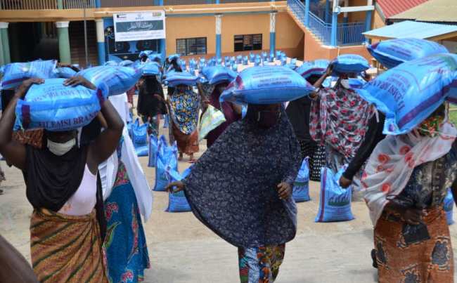 Ramadan Long Citapa Offre Des Sacs De Riz La Communaut Musulmane