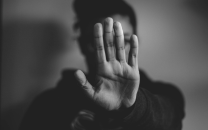 Harcèlement numérique au Togo : Quand le clic devient un choc