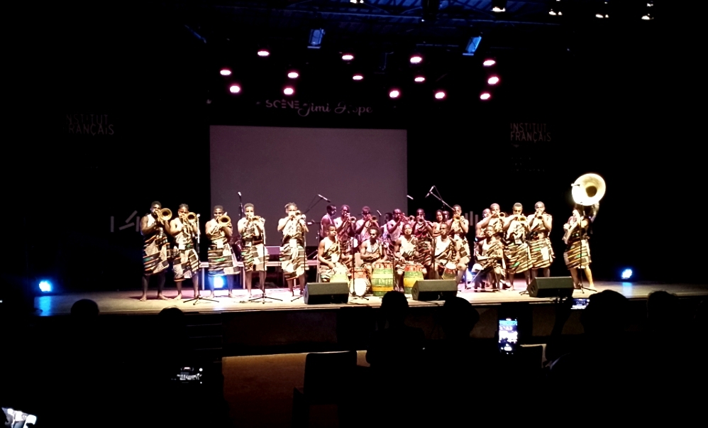 « Brass Vibes » au Togo Jazz : Quand les cuivres font vibrer l&rsquo;âme de la Scène Jimi Hope