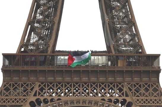 France : Un drapeau palestinien déployé sur la tour Eiffel à Paris, six interpellations