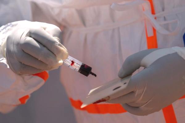 Epidémie d&rsquo;Ebola : un premier cas identifié en France, chez un médecin de retour de RDC