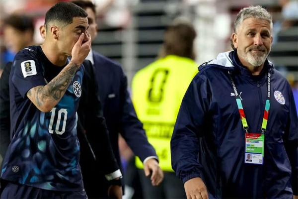 Mondial 2026 : une première historique, Almirón expulsé pour s’être couvert la bouche