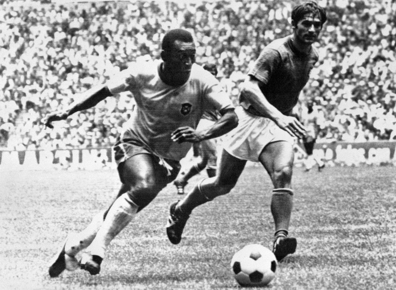 Le maillot de Pelé lors de la finale du Mondial-1958 vendu 4,9 millions de dollars