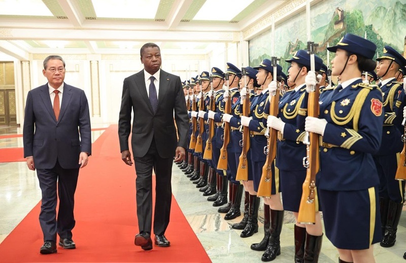 Coopération sino-togolaise : tête-à-tête entre Faure Gnassingbé et le Premier ministre Li Qiang à Pékin