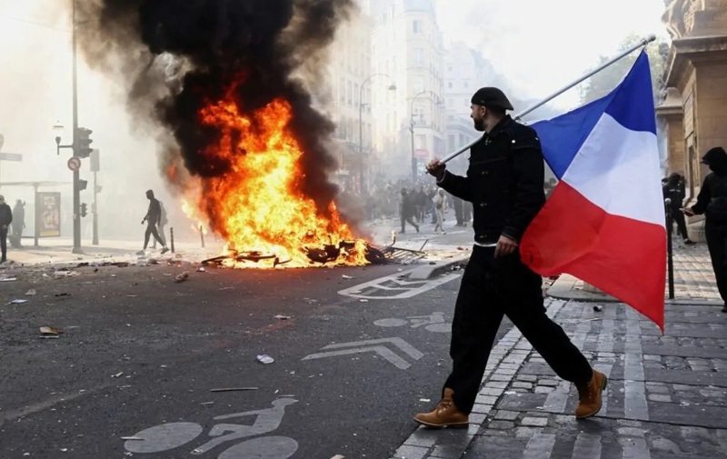 Violences en France : au moins 3.000 commerces touchés, le gouvernement annonce des aides