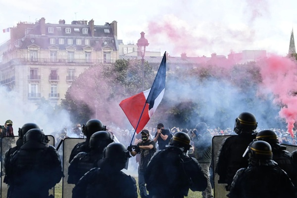 Manifestations de samedi en France: nombreux appels à commettre « exactions » et « pillages »